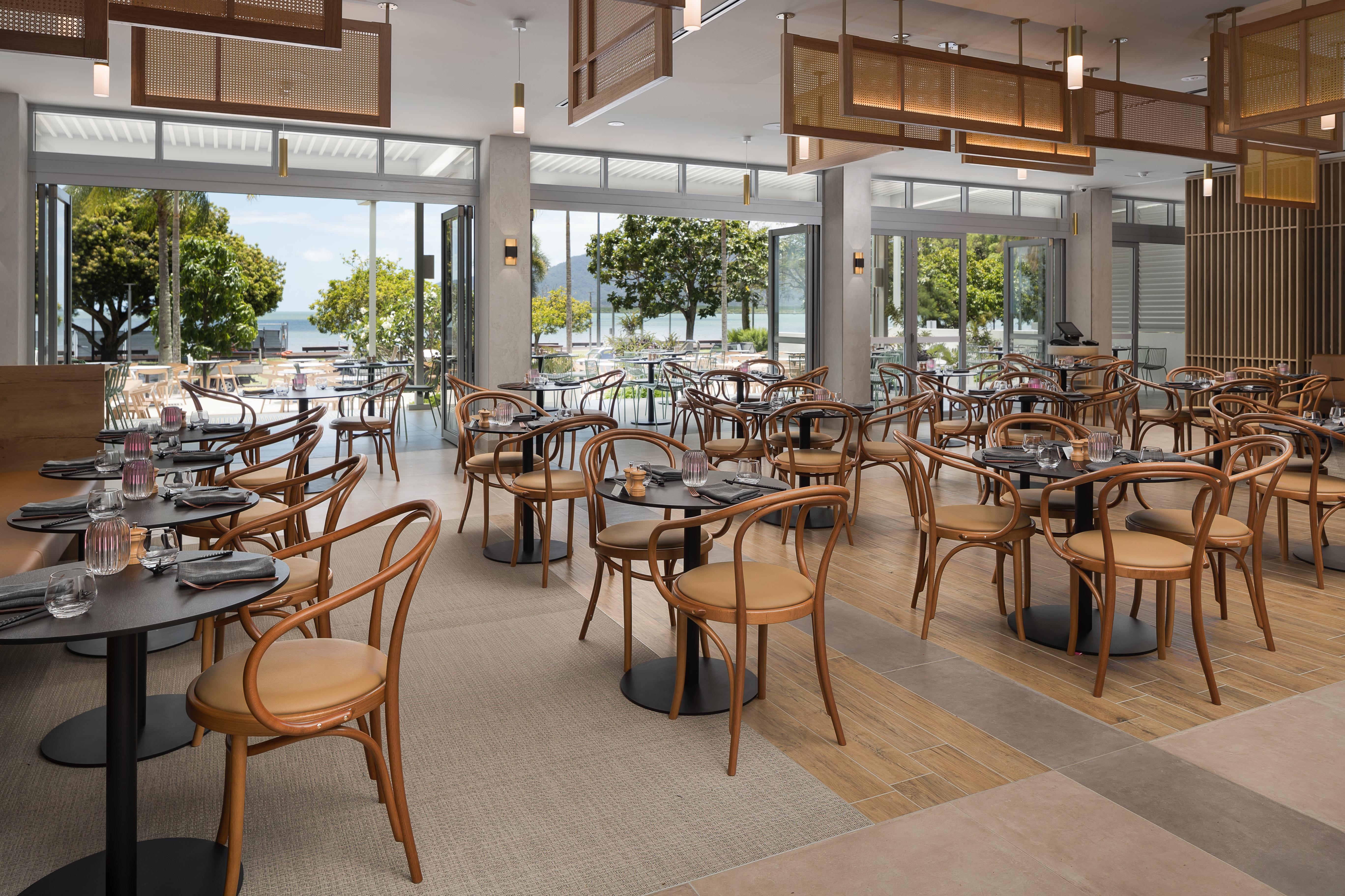 Crystalbrook Riley Hotel Cairns Bagian luar foto The Deck